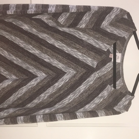 Long sleeve Flowy shirt ready to go - Picture 3 of 4